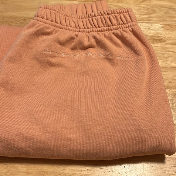 Gymshark Whitney Loose Joggers - Picture 5 of 6